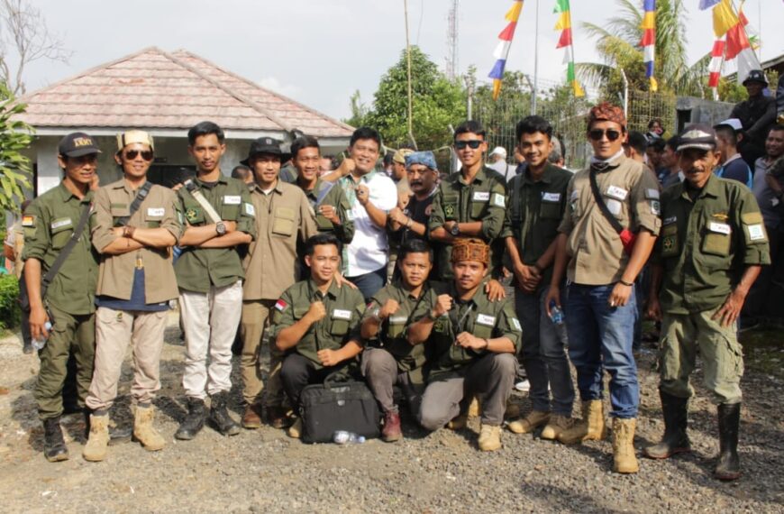 PANDANGAN SESAT TERHADAP TAMBANG RAKYAT