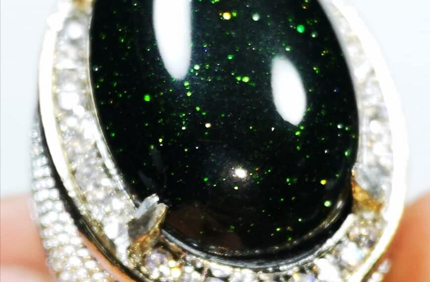 Batu Black Oval: Batu Hias Berwarna Hitam dengan Karakter Elegan dan Sederhana