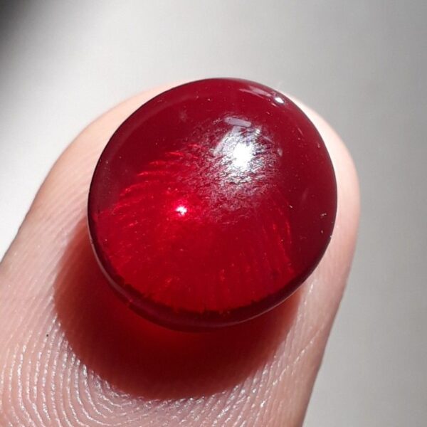 Batu Akik Ruby Merah Delima: Batu Langka Bernilai Tinggi dengan Kilau Merah Alami