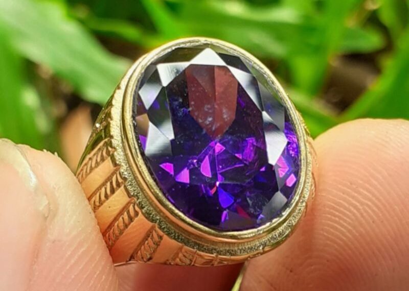 Batu Kecubung Ungu: Batu Kuarsa Ungu Alami Indonesia dengan Kilau Elegan