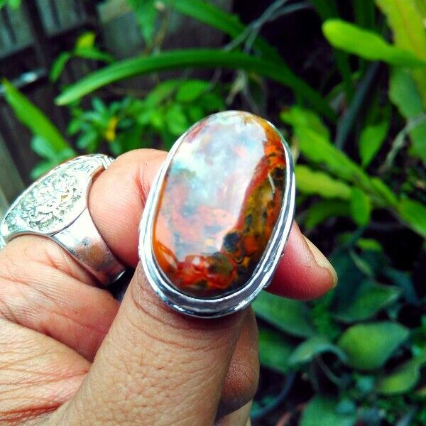 Batu Akik Jasper Pancawarna: Batu Akik Indonesia dengan Pola Warna Alami Beragam