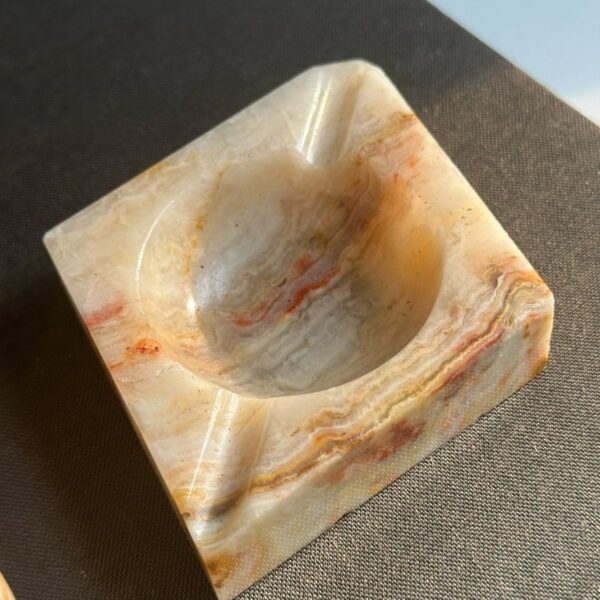 Onik, Batu Alam Bernilai Estetika Tinggi untuk Dekorasi