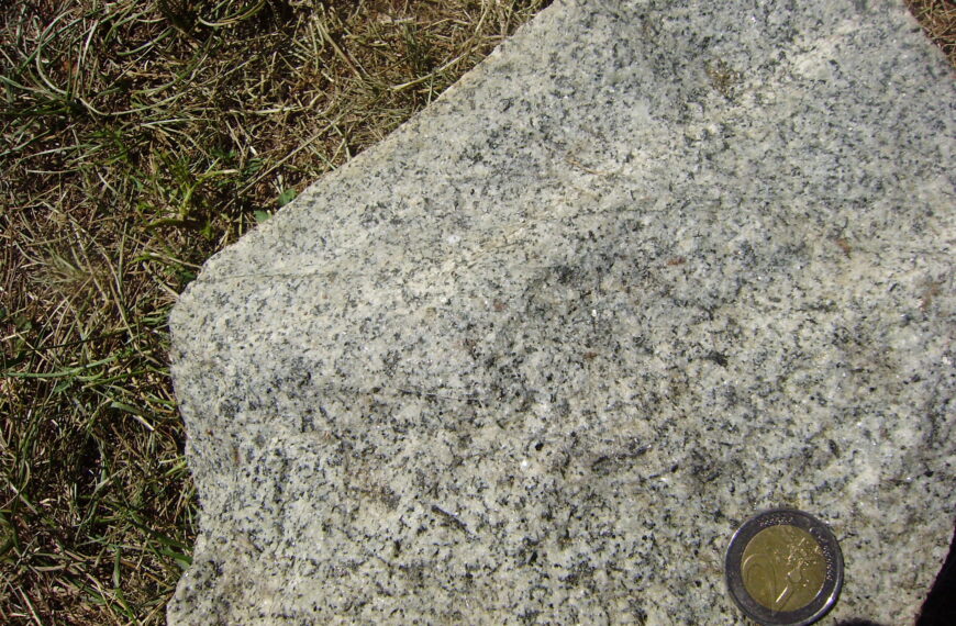 Granodiorit, Batuan Beku Kuat untuk Kebutuhan Konstruksi dan Arsitektur