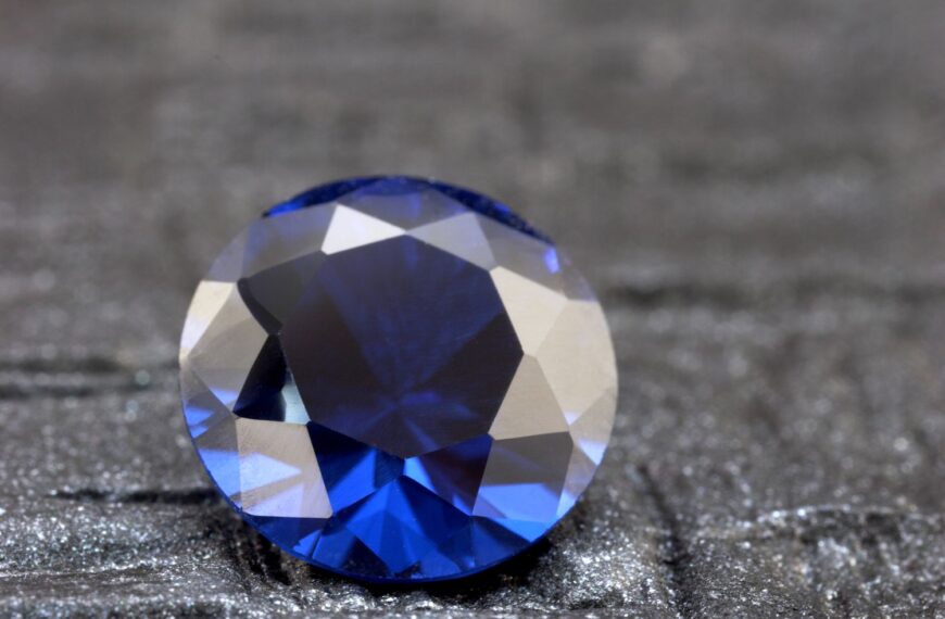 Safir, Batu Elegan yang Menghubungkan Dunia Mewah dan Teknologi Tinggi