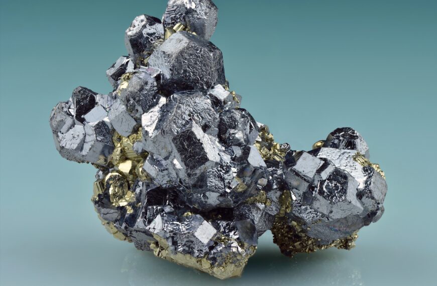 Galena, Bijih Timbal Utama dengan Kandungan Perak Bernilai Tinggi