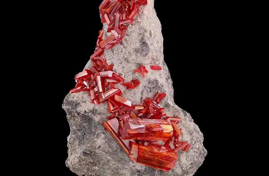 Realgar, Mineral Berwarna Merah Terang dengan Kandungan Arsenik