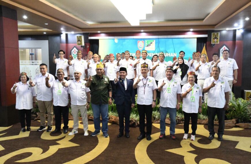 Gubernur dan Sekda Hadiri Pelantikan Pengurus APRI Kalteng, Dorong Legalisasi Tambang Rakyat