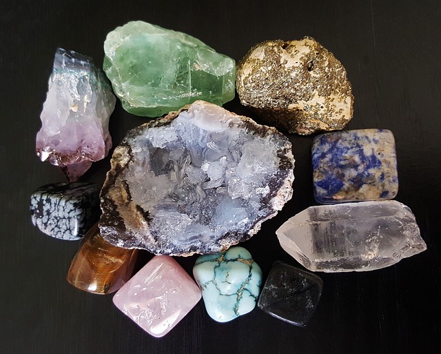 Apa yang Membuat Sebuah Batuan Bisa Memiliki Banyak Warna dalam Satu Bongkahan?
